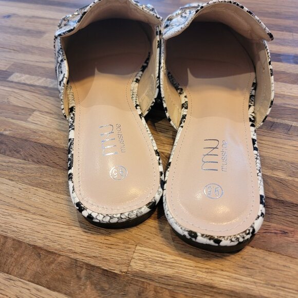 Musshoe Pointed Toe Suede Mules (Ella Quinn) - Picture 8 of 15